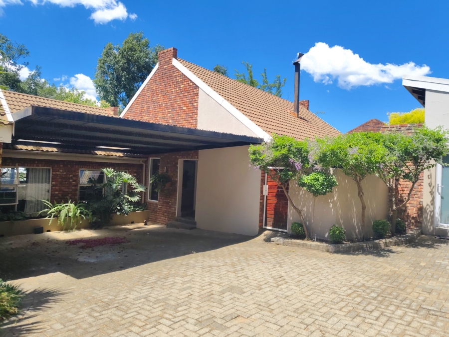 To Let 3 Bedroom Property for Rent in Pentagon Park Free State